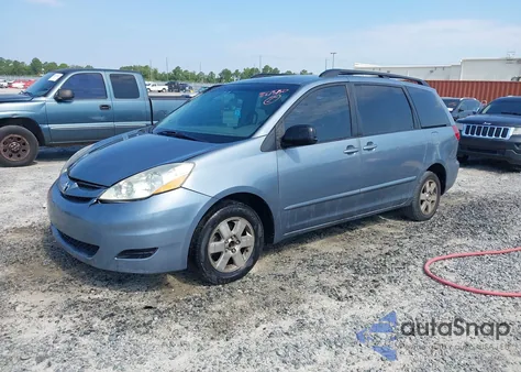 2010 Toyota Sienna Ce z USA, uszkodzony, nr VIN 5TDKK4CC1AS322015